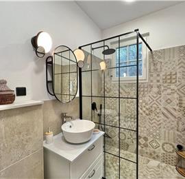 4 bedroom villa with pool and sea views, Kumbor, sleeps 8-10